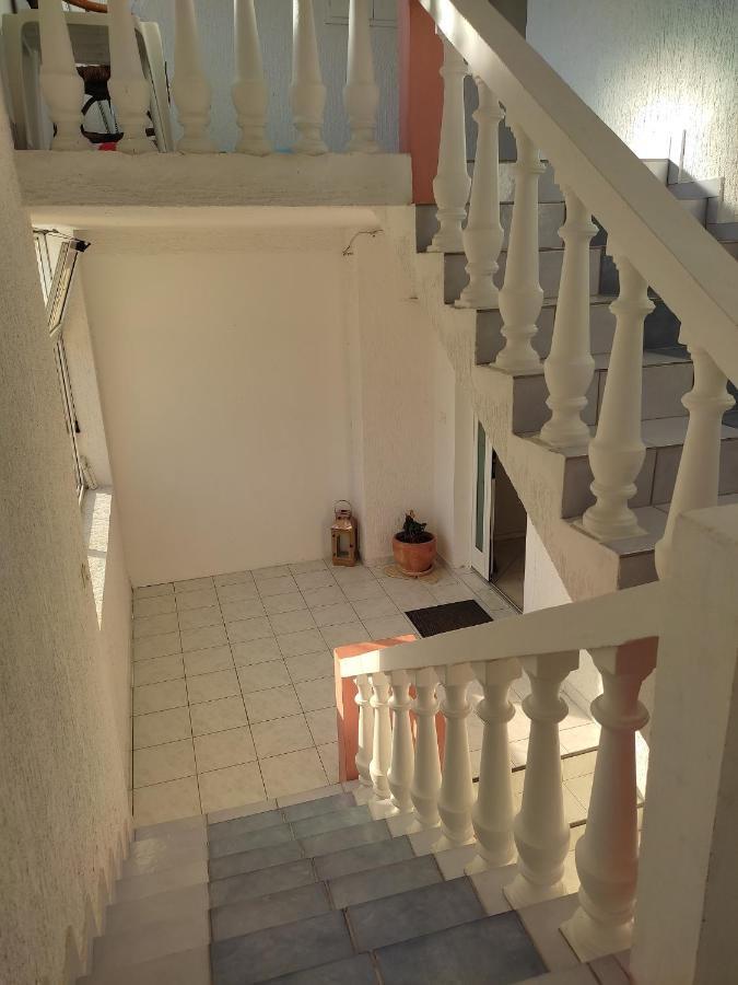 Apartment Arba 1 With Heated Pool Rab Town Eksteriør bilde