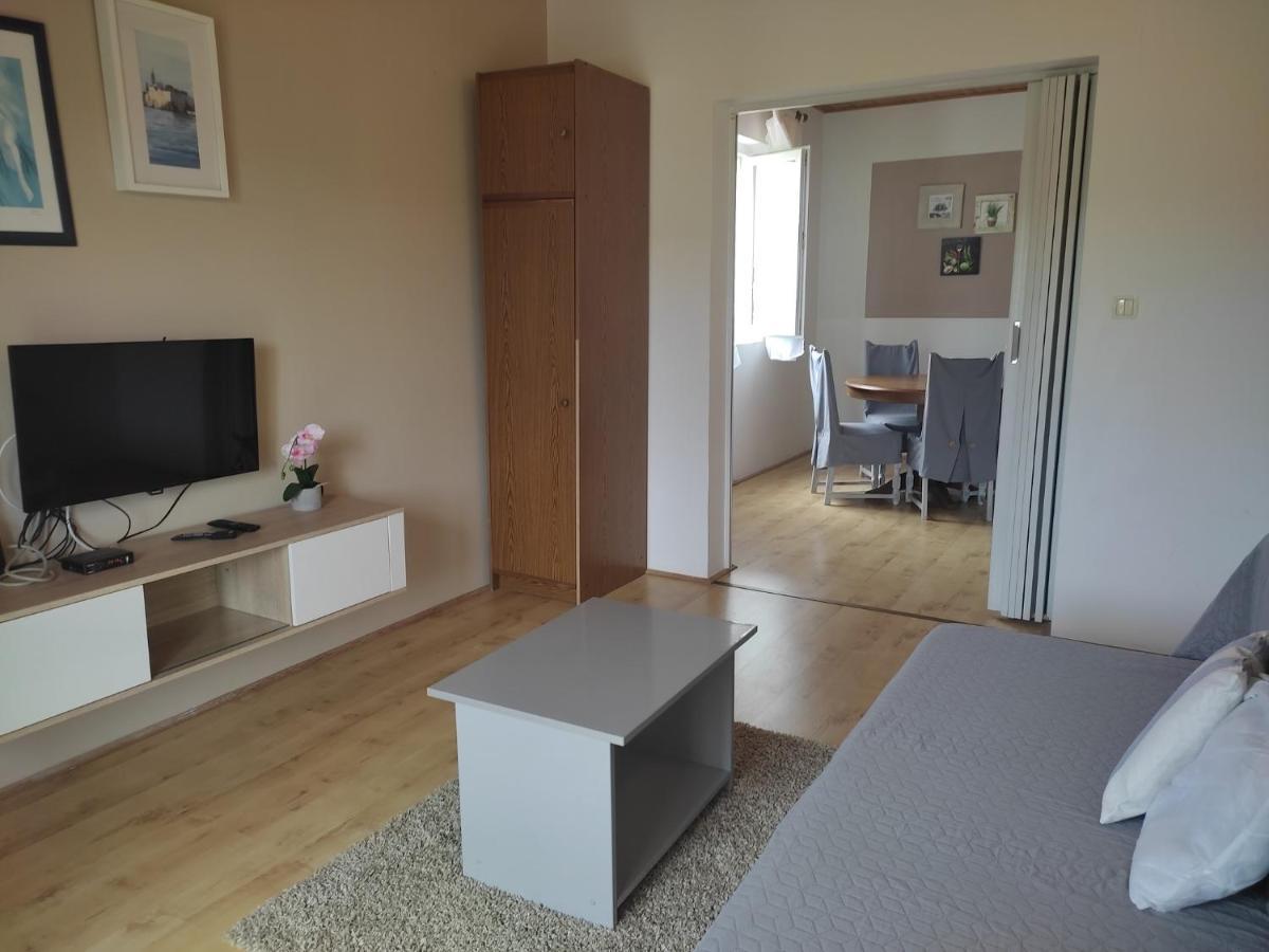 Apartment Arba 1 With Heated Pool Rab Town Eksteriør bilde