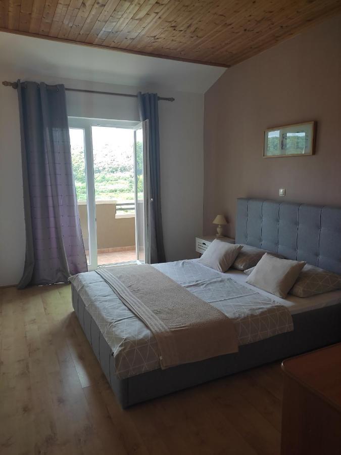 Apartment Arba 1 With Heated Pool Rab Town Eksteriør bilde