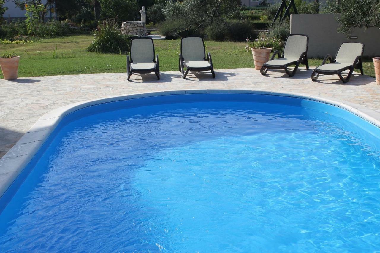 Apartment Arba 1 With Heated Pool Rab Town Eksteriør bilde